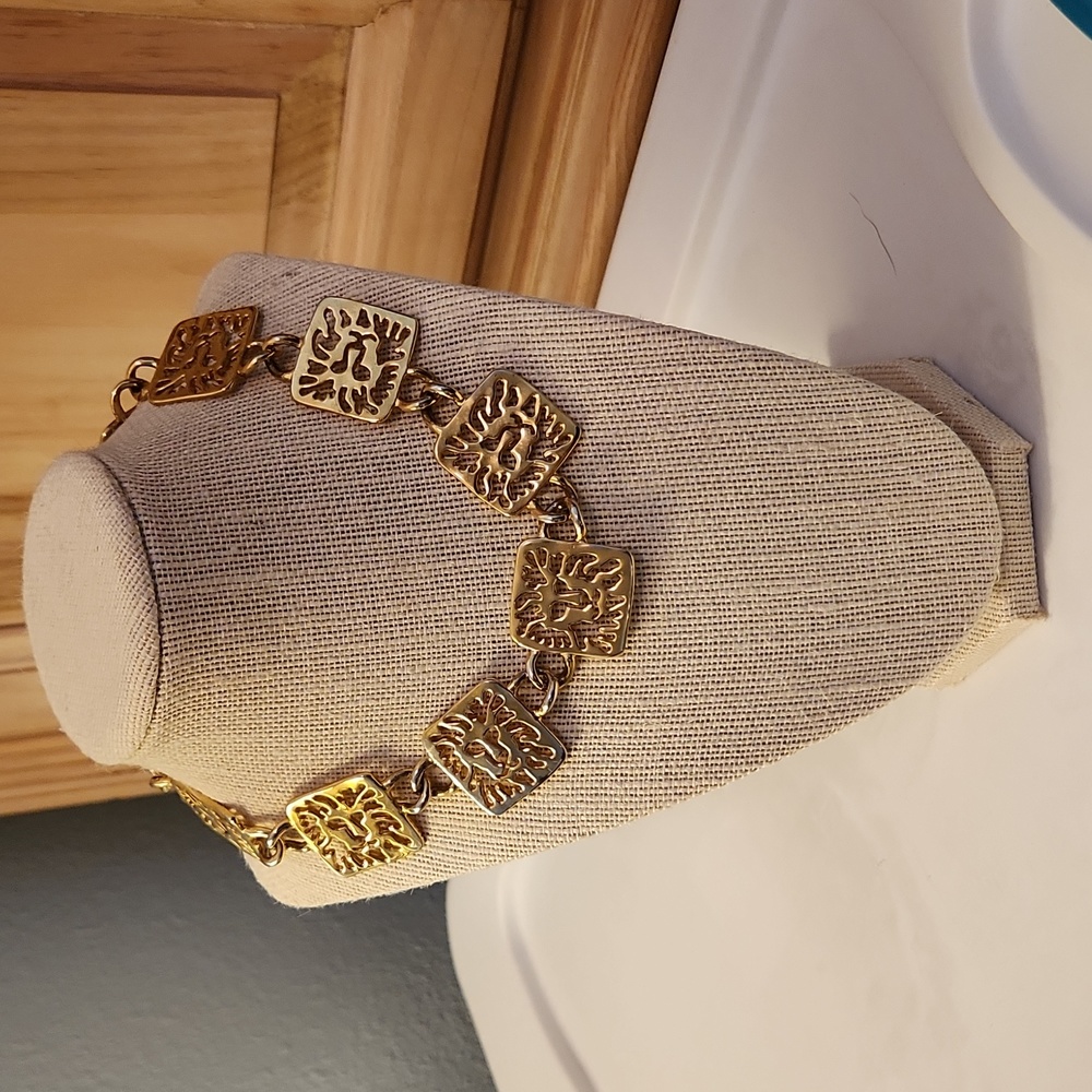 Anne Klein vintage lion medallion necklace